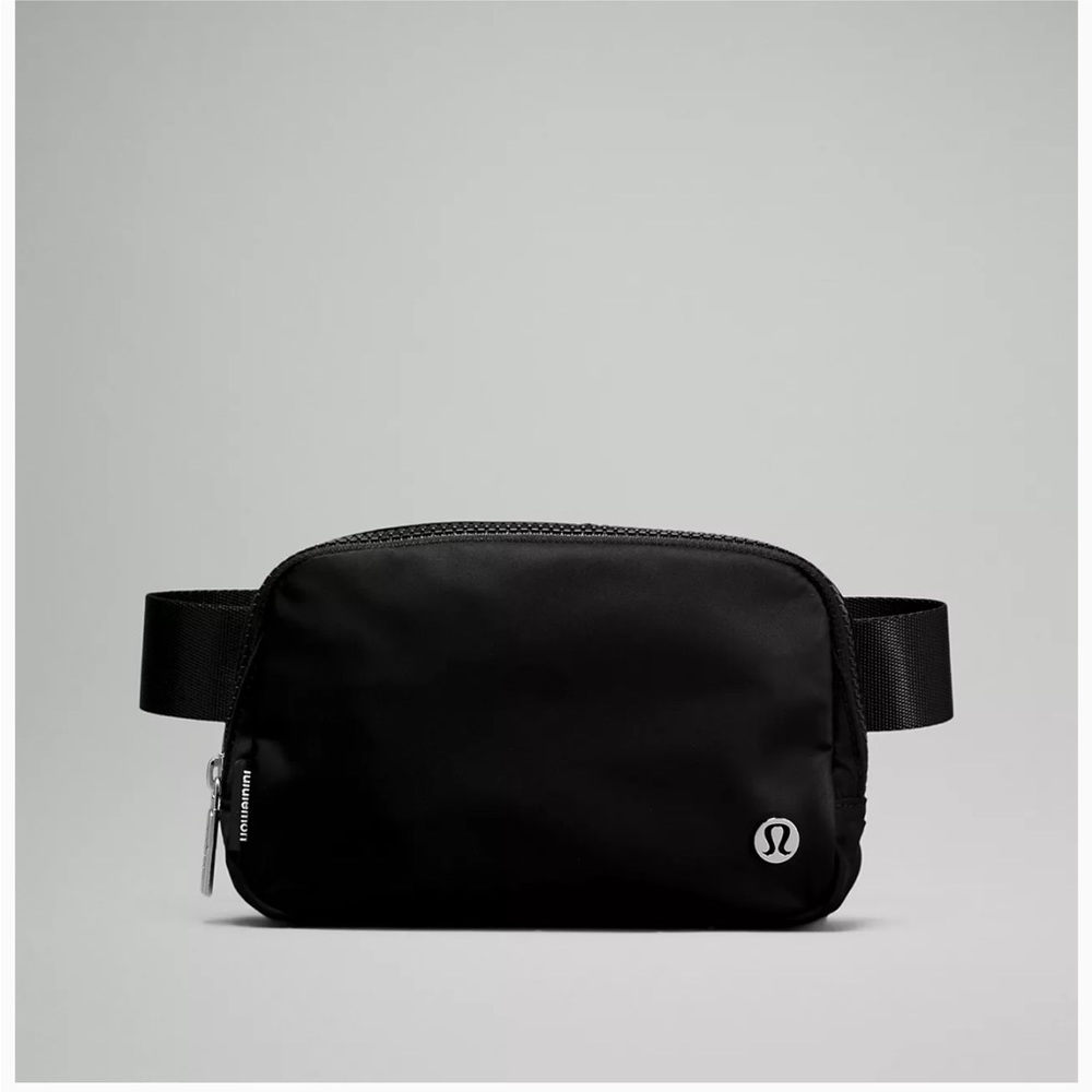NWT- BLACK LULULEMON BELT BAG!